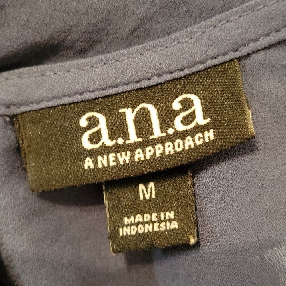 A.N.A NEW APPROACH SLEEVELESS ROUND NECKLINE ZIP CLOSURE TOP - Picture 15 of 15